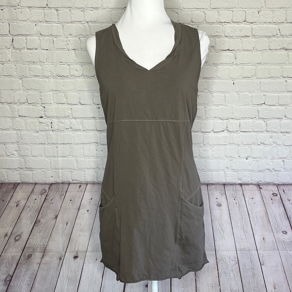 Athleta Sleeveless V Neck Jersey Dress with Pockets